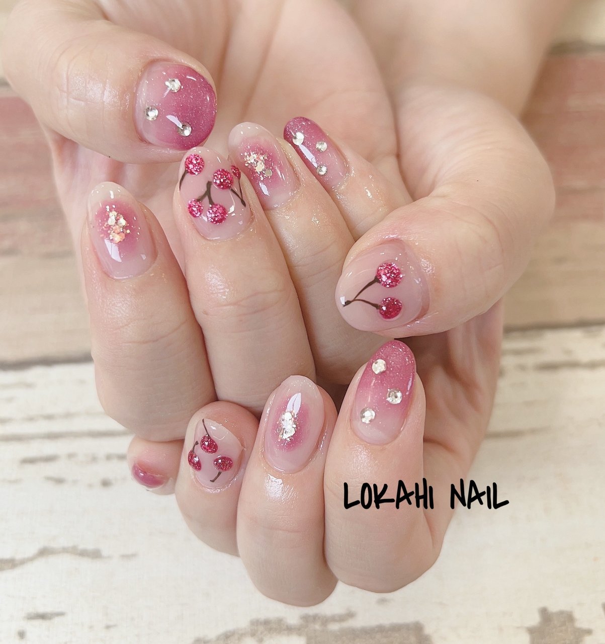 夏 ハンド グラデーション チーク フルーツ Lokahi Nail ロカヒネイルのネイルデザイン No ネイルブック
