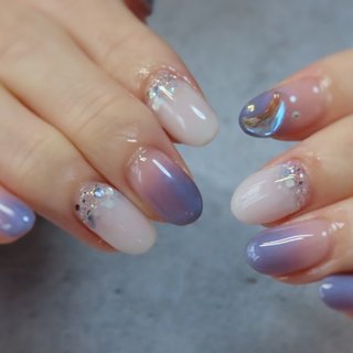 ____⚪︎オリジナルデザインネイル⚪︎____ 
梅雨の色味を取り入れた
ブルーのグラデーションネイル💅
アクセントにキラキラのムーンパーツで
一気にトレンドネイルに⭐️

_______⚪︎アクセス⚪︎_______ 

▫︎京都市伏見区羽束師鴨川町　
▫︎市ﾊﾞｽ【神川小学校前】徒歩3分🅿️有り
　地下鉄.近鉄 竹田駅より車で10分

#羽束師ネイルサロン #kyotonail #京都ネイル #伏見区ネイルサロン #京都ニュアンスネイル 
#30代からのネイル #40代からのネイル 
#マーブルネイル #シアーカラーネイル #透明感ネイル#ミラーネイル #大人ネイル #上品ネイル #ミラーネイル #ニュアンスアート　#ラメネイル #キラキラネイル #韓国ネイル #グラデーション #グラデーションネイル #ブルーネイル #ホワイト #ブルー#ラメ#夏 #梅雨 #七夕ネイル #きれいめニュアンスネイル #きれいめネイル #オーロラ #オーロラパーツ #韓国 #韓国パーツ ￼ #夏 #梅雨 #七夕 #海 #ハンド #グラデーション #ビジュー #ラメ #ショート #オーバル #クリア #ブルー #シルバー #ジェルネイル #お客様 #MASAE #ネイルブック