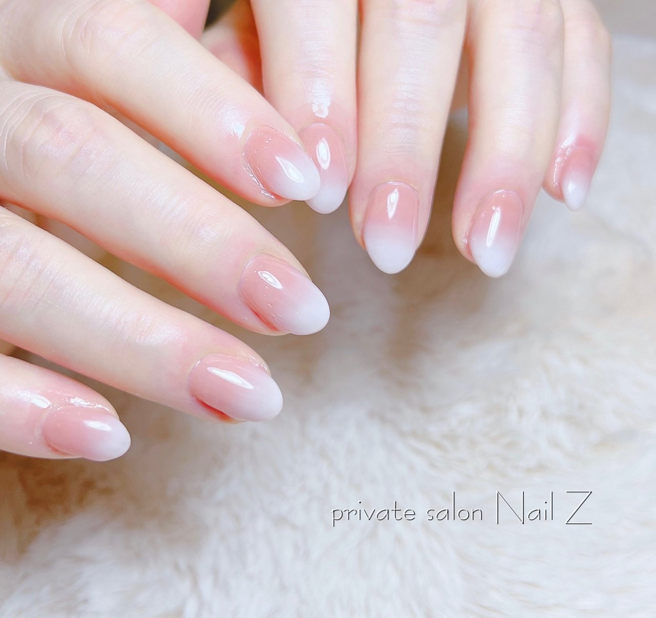 ハンド/グラデーション/ミディアム/ラウンド/ホワイト - Nail Z
