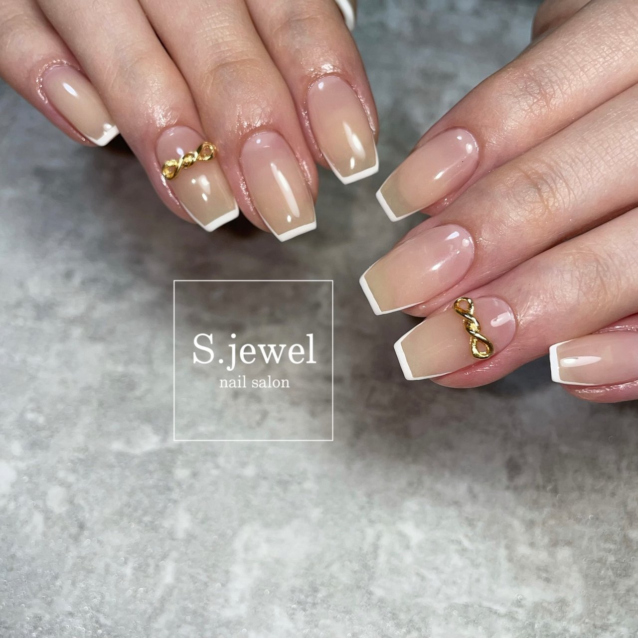 フレンチ 変形フレンチ S Jewelのネイルデザイン No ネイルブック