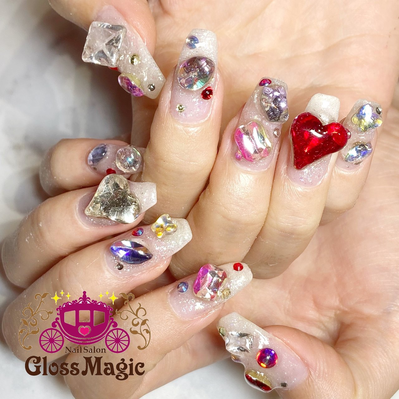 オールシーズン 女子会 ハンド ビジュー ハート Yun のネイルデザイン No ネイルブック