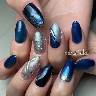 . ✩お客様ネイル✩
.
♡ blue×silver×black ♡
.
ギラギラり
.
.
.
.
.
.
.
【🆕special foot careのお知らせ】
.
かかとの準備は出来ていますか？カサカサしてたり粉吹き芋みたいになっていませんか？
special foot careで角質除去施した後ホワホワfoot♪

お肌もワントーン上がってワンカラーやアートがとても映えます✨.
詳しくはお問合せ下さい🙇‍♀️
.
.
. ✐☡ご予約はDM&LINE@:【@fyh3289a】よりご連絡ください( ¨̮ ) #夏 #梅雨 #七夕 #海 #ハンド #ニュアンス #マグネット #ミラー #ぷっくり #個性派 #ミディアム #オーバル #ブルー #ネイビー #シルバー #ジェルネイル #お客様 #non✱unus #ネイルブック