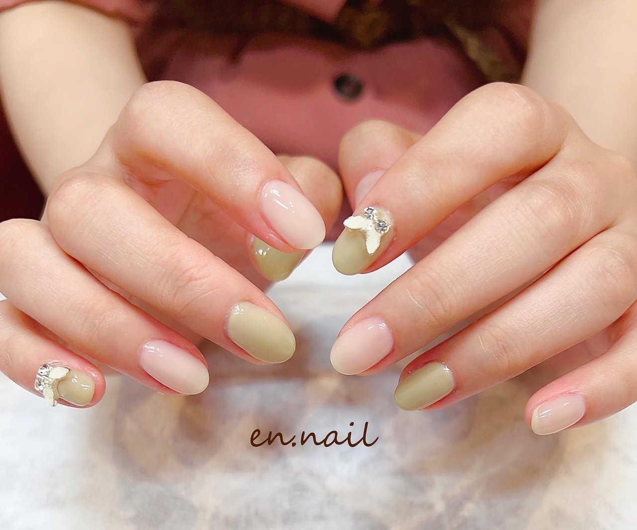 夏 海 オフィス ハンド シンプル En Nailのネイルデザイン No ネイルブック