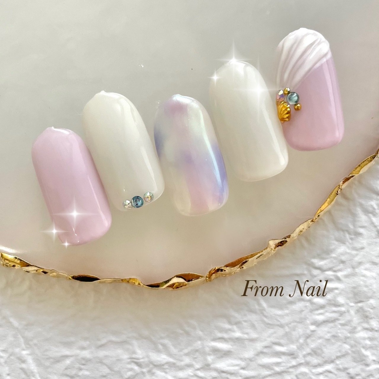 夏 海 リゾート ハンド 変形フレンチ Fromnailのネイルデザイン No ネイルブック