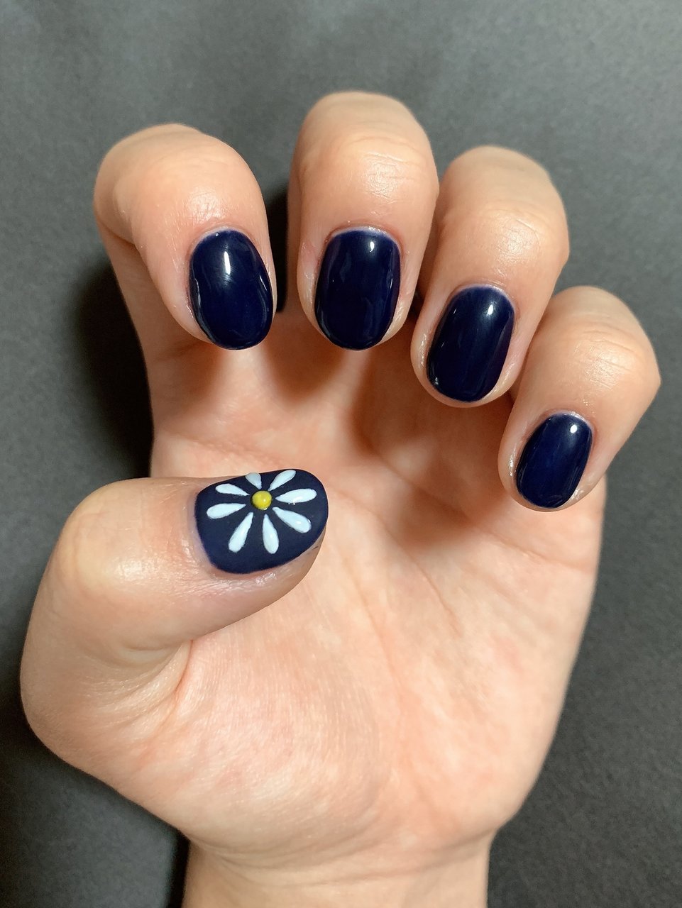 オールシーズン ハンド ショート ホワイト ネイビー Nikochanohtama のネイルデザイン No ネイルブック