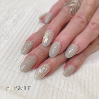 #70代のお客様 #オールシーズン #オフィス #シンプル #ラメ #シェル #ニュアンス #マグネット #ベージュ #グレージュ #アースカラー #plussmile #ネイルブック