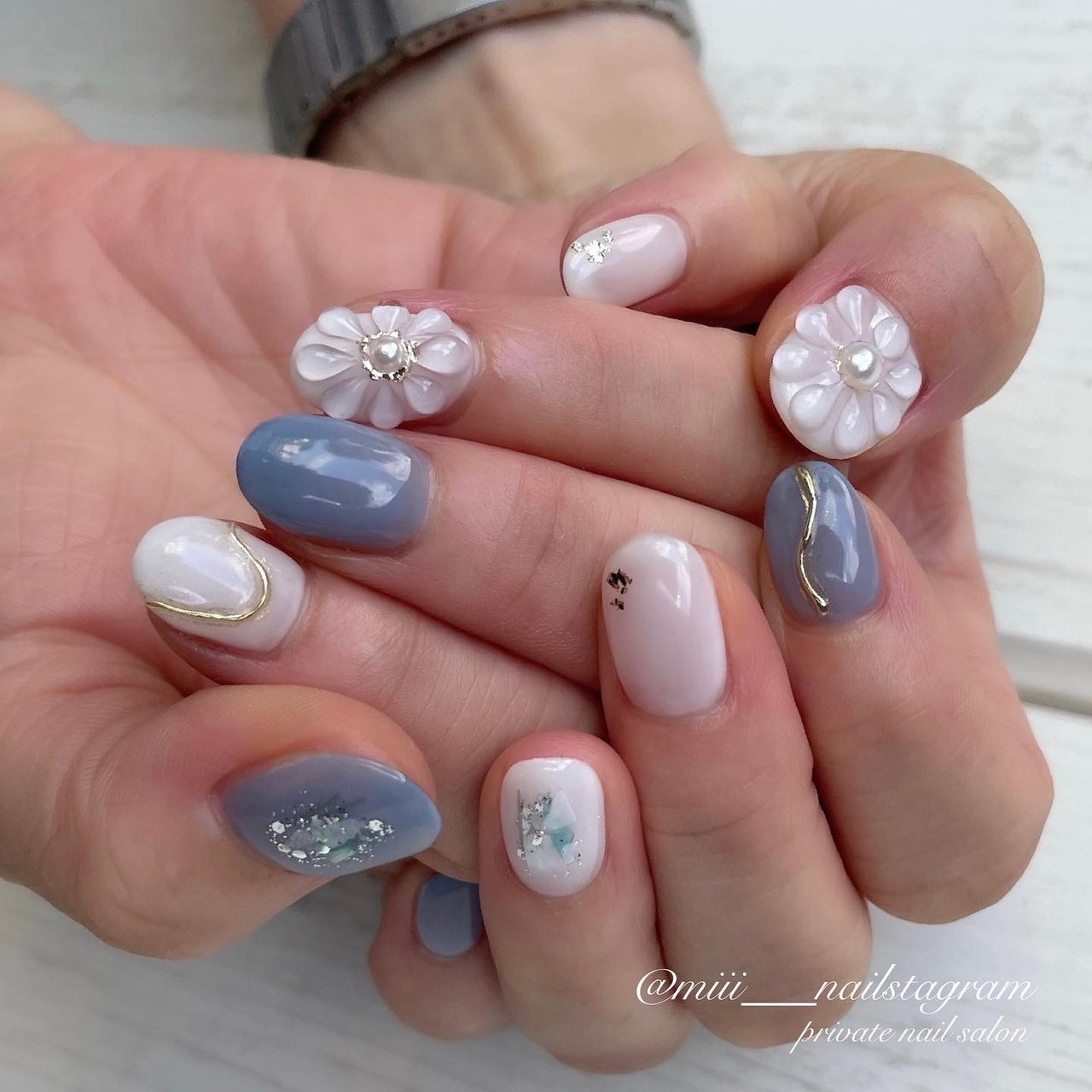【サイズオーダー】ぷっくりフラワーネイル　ネイルチップ くすみブルー シンプルくすみブルーぷっくりフラワーネイル ネイルチップ