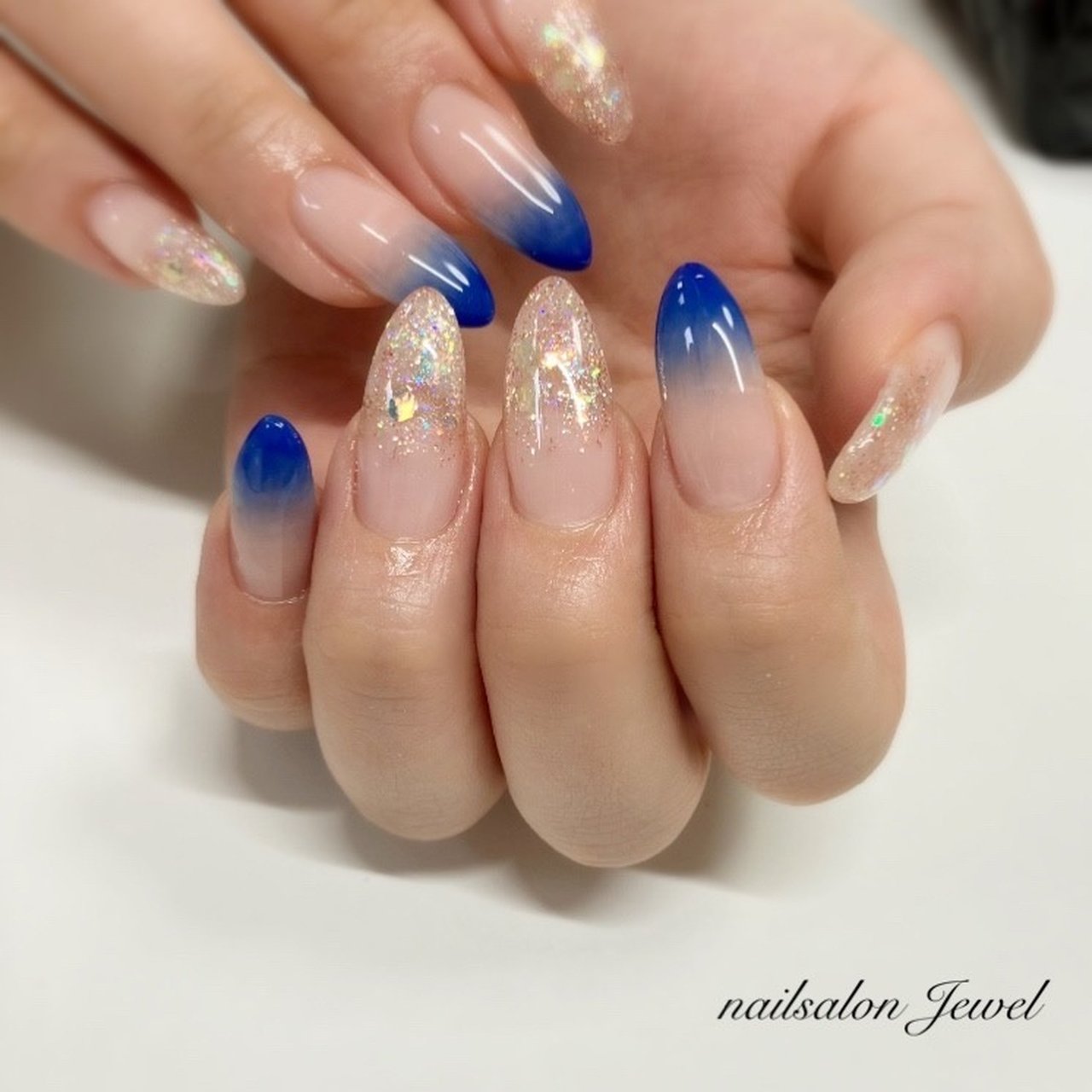 夏 リゾート ハンド グラデーション ホログラム Nailsalon Jewelのネイルデザイン No ネイルブック