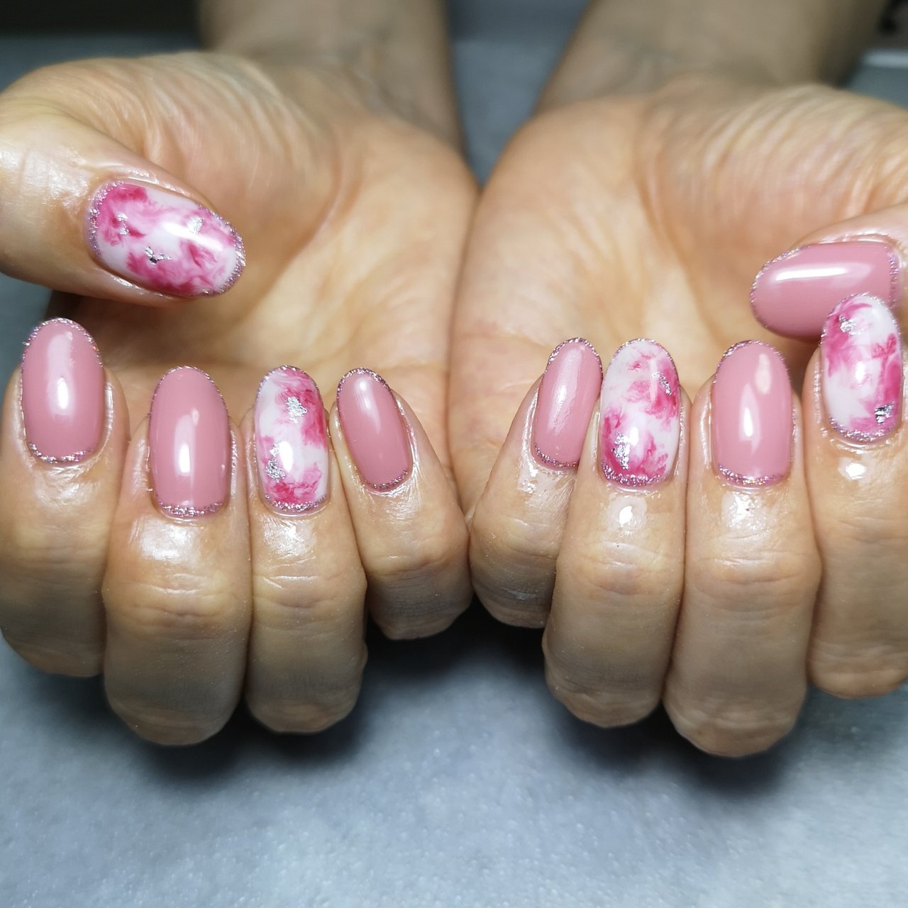 ハンド タイダイ ホワイト ピンク ジェルネイル Yuumiのネイルデザイン No ネイルブック