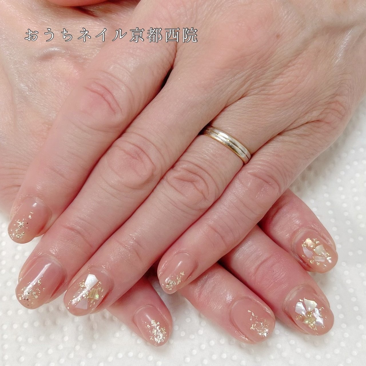 オールシーズン ハンド ラメ シェル ホワイト おうちネイル京都西院 森本かおりのネイルデザイン No ネイルブック