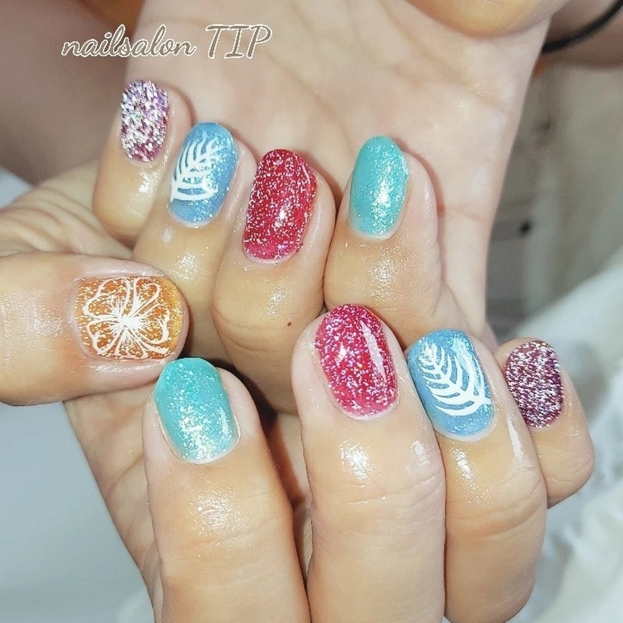 春 旅行 海 ハンド ハイビスカス Nailsalontipのネイルデザイン No ネイルブック