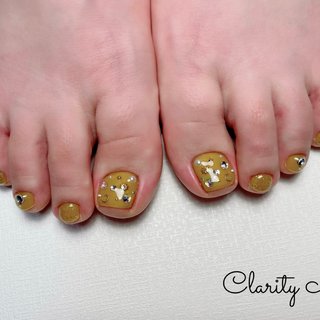 フット定額デザイン💅✨色替えOK 
#ジェルネイル#ネイル#nail#シンプル#持ち込みアート#天王寺#阿倍野#プライベートサロン#ネイルサロン#春夏ネイル#春ネイル#夏ネイル#水彩アート#アートし放題#定額デザイン#シンプル#ニュアンス#ニュアンスネイル#ちゅるんネイル#オフィスネイル#フィルイン一層残し#フィルイン#フットネイル#foot#hand#spring#summer#autumn#winter#privatesalon #春 #夏 #オールシーズン #フット #ビジュー #ワンカラー #イエロー #ジェルネイル #お客様 #Clarity Nail #ネイルブック