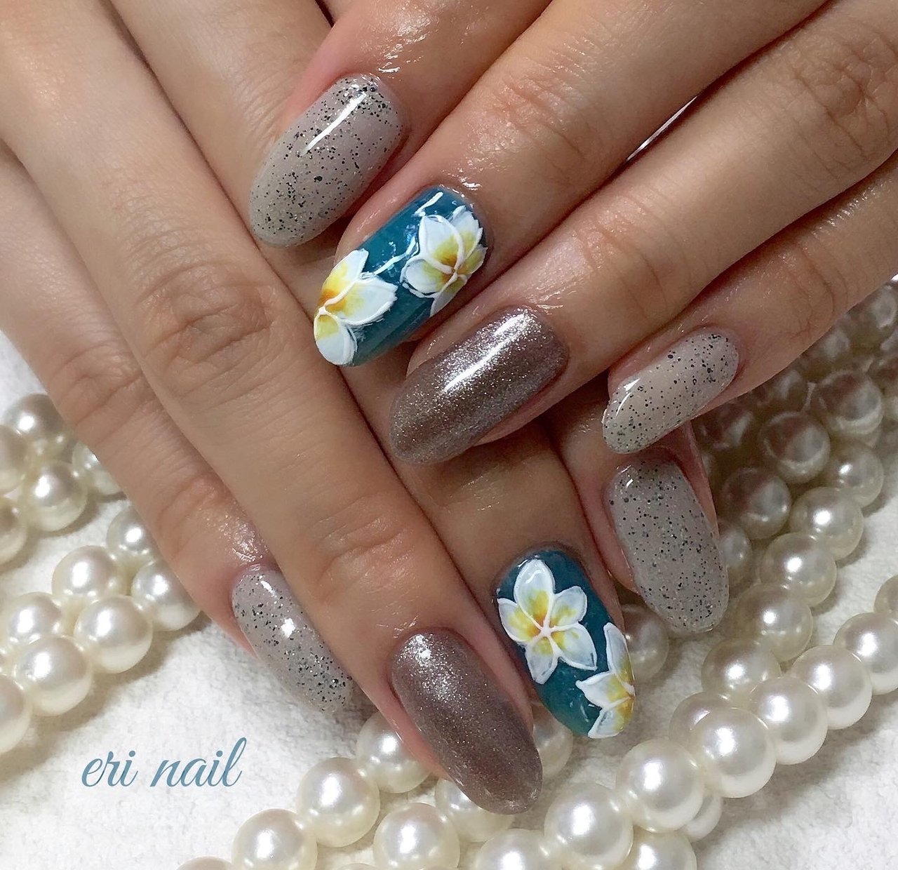 夏 ハンド フラワー ホワイト ブルー 名古屋市天白区 自宅ネイルサロン Eri Nailのネイルデザイン No ネイルブック