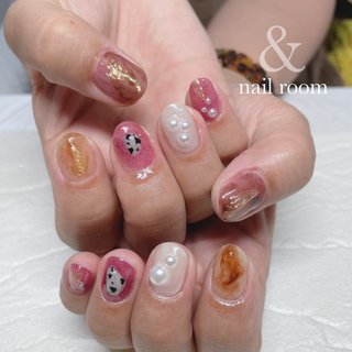 ニュアンスネイル💅 
ニュアンスとパールの組み合わせが
この夏個人的にハマりました🤭💗


参考画像より…📸
✁┈┈┈┈┈┈┈┈┈┈┈┈．
今まで通り衛生管理を徹底して
営業させて頂いております😊
御来店の際にはお客様にも
手洗い･マスク着用をお願いしております。

また、アートネイルをするお客様には
オフセットの購入をおすすめしております。
まずは移らない･移さない努力を
続ける事は大切ですが
少しでもアートを楽しみ
自分の身も守る為に体調を崩された場合
ご自身でネイルオフをして
病院に向かって頂きたいと思ってます。
詳しい事はまた施術の際に
お伝えさせて頂いております😊

#福井ネイル#ネイルサロン福井#アートし放題#ジェルネイル#ジェリップ取り扱い店#美爪#艶々ワンカラー#綺麗のお手伝いさせてください#nailroomand#お爪のお悩み解決します#kokoist#フットネイル#デコラティブネイル#アイスネイル#ニュアンス#クリアフレンチ#マグネットジェル#マグネットネイル#韓流ネイル#蝶々ネイル.＃氷ネイル#クリアフレンチ #シェルネイル #ニュアンスネイル#ファイヤーネイル#ぶどうネイル#ウェディングネイルアート#ワンホンネイル＃中国ネイル#夏ネイル #夏 #旅行 #梅雨 #海 #ハンド #アニマル柄 #ニュアンス #ショート #オーバル #ベージュ #ピンク #ブラウン #ジェルネイル #お客様 #nailroom ＆ #ネイルブック