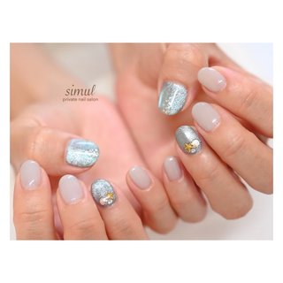 海パーツとマグネットジェル🐚⭐️ ・
▪️gelgraph 133SG
▪️leafgel_premium K06
▪️マグネット20
▪️icegel #スターギャラクシー 1153
・
#7月定額デザイン 
#夏ネイル 
#海ネイル 
#貝殻スタッズ 
#ヒトデスタッズ 
#マグネットジェル使用 
#調布市 #西調布 #ネイルサロン #木の温もり溢れるプライベートサロン #シンプルカジュアル得意なサロン #ネイルブック #nailbook #ネット予約できます　
・
・
⚪︎シンプルカジュアルなデザインが得意なサロンです
⚪︎詳しいサロン情報はネイルブックで✨
・
・
nailsalon simul

京王線西調布駅より徒歩5分
京王線調布駅より徒歩20分 #夏 #海 #リゾート #ハンド #シェル #スターフィッシュ #マグネット #水色 #グレー #ジェルネイル #お客様 #simul-シムール- #ネイルブック
