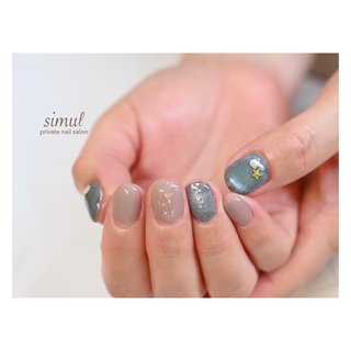 落ち着いた夏のブルー💙 ・
▪️leafgel_premium K06/903
▪️マグネット 20
・
#7月定額デザイン 
#中指デザインプラス 
#マグネットジェル 
#人気デザイン 
#夏ネイル 
#海パーツ 
#調布市 #西調布 #ネイルサロン #木の温もり溢れるプライベートサロン #シンプルカジュアル得意なサロン #ネイルブック #nailbook #ネット予約できます　
・
・
⚪︎シンプルカジュアルなデザインが得意なサロンです
⚪︎詳しいサロン情報はネイルブックで✨
・
・
nailsalon simul

京王線西調布駅より徒歩5分
京王線調布駅より徒歩20分 #夏 #海 #リゾート #ハンド #シェル #スターフィッシュ #マグネット #ブルー #グレー #ジェルネイル #お客様 #simul-シムール- #ネイルブック