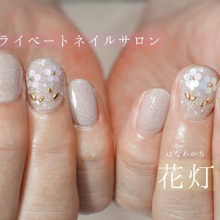 ベージュ スモーキーのネイルデザイン ネイルブック