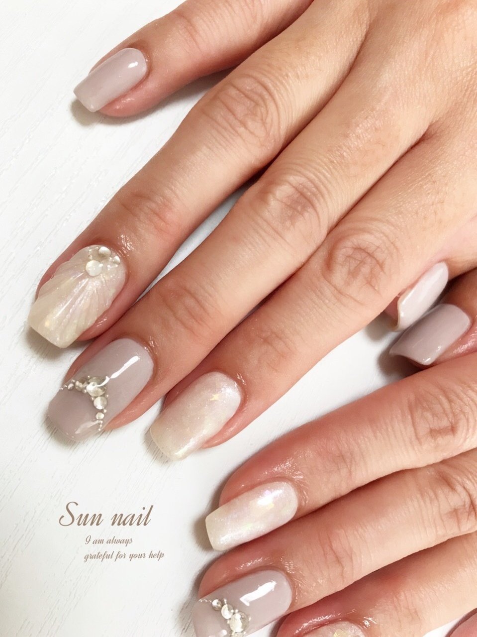 夏 ハンド ホログラム シェル 人魚の鱗 Sunnailのネイルデザイン No ネイルブック