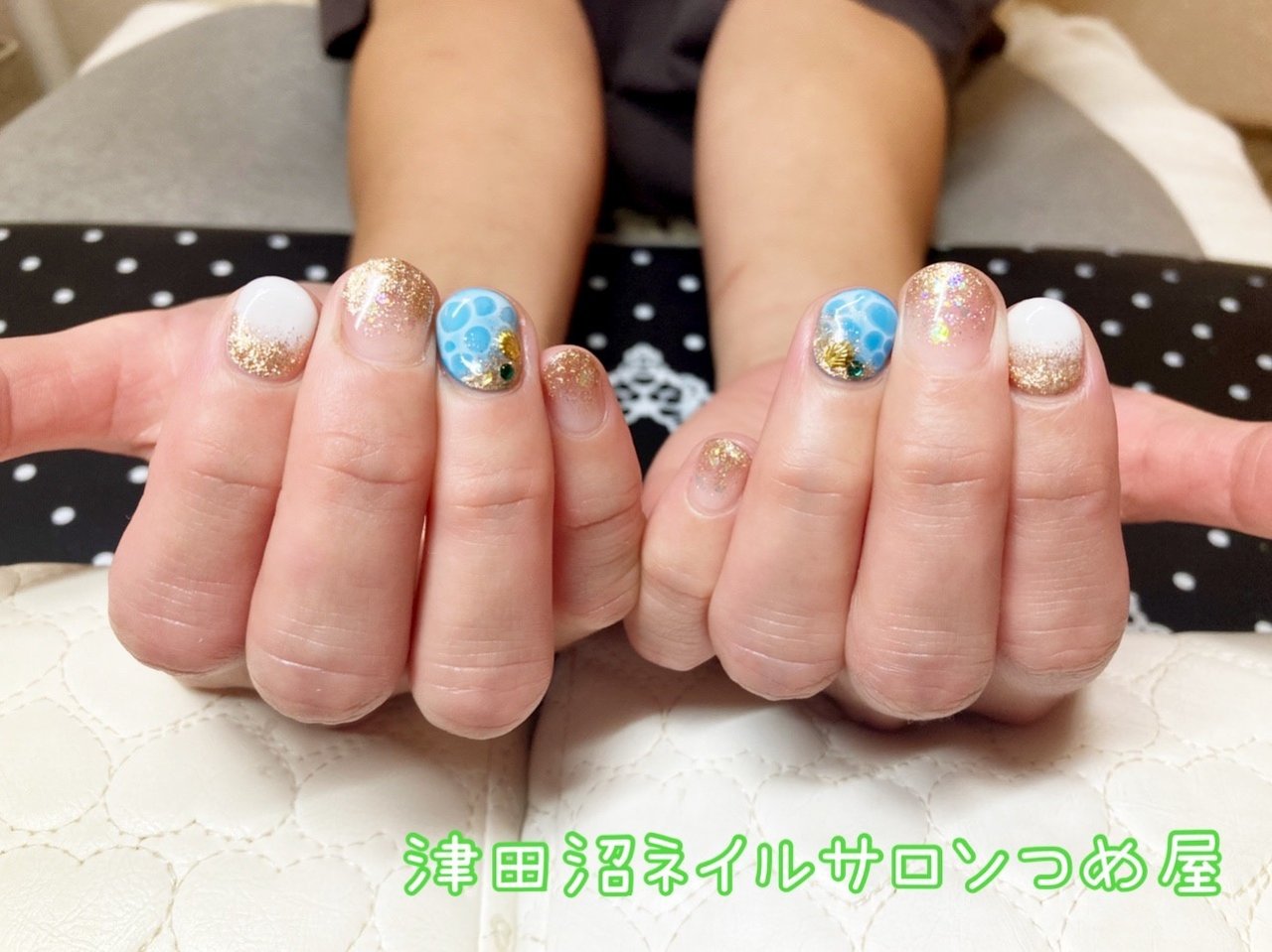 夏 オールシーズン ハンド 人魚の鱗 キラキラ 津田沼ネイルサロンつめ屋のネイルデザイン No ネイルブック