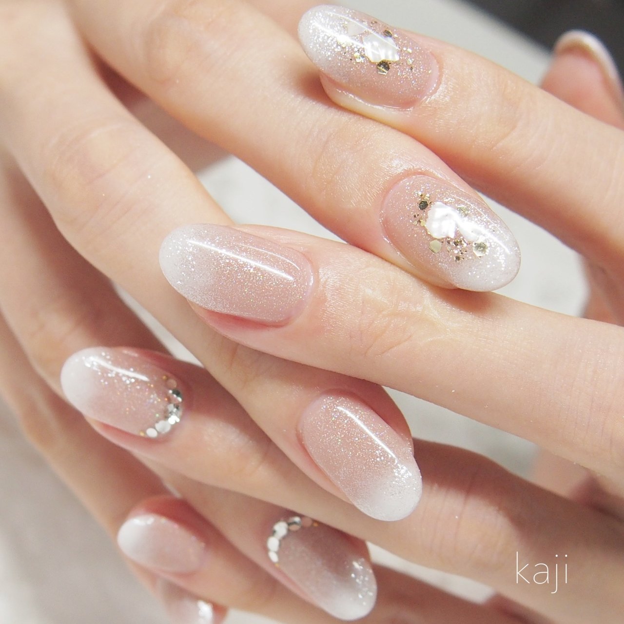 夏 オールシーズン ハンド グラデーション ホワイト Nail Kajiのネイルデザイン No ネイルブック