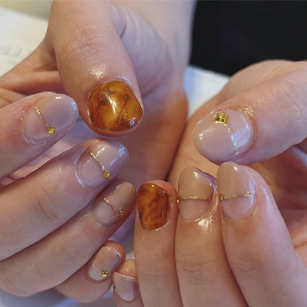 オールシーズン ハンド フレンチ べっ甲 ベージュ Brilliantnailのネイルデザイン No ネイルブック