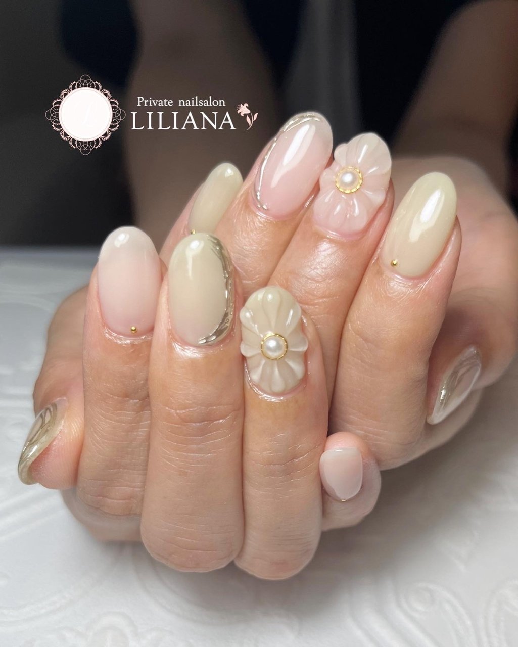 夏 オールシーズン ハンド フラワー ミラー Private Nailsalon Lilianaのネイルデザイン No ネイル ブック