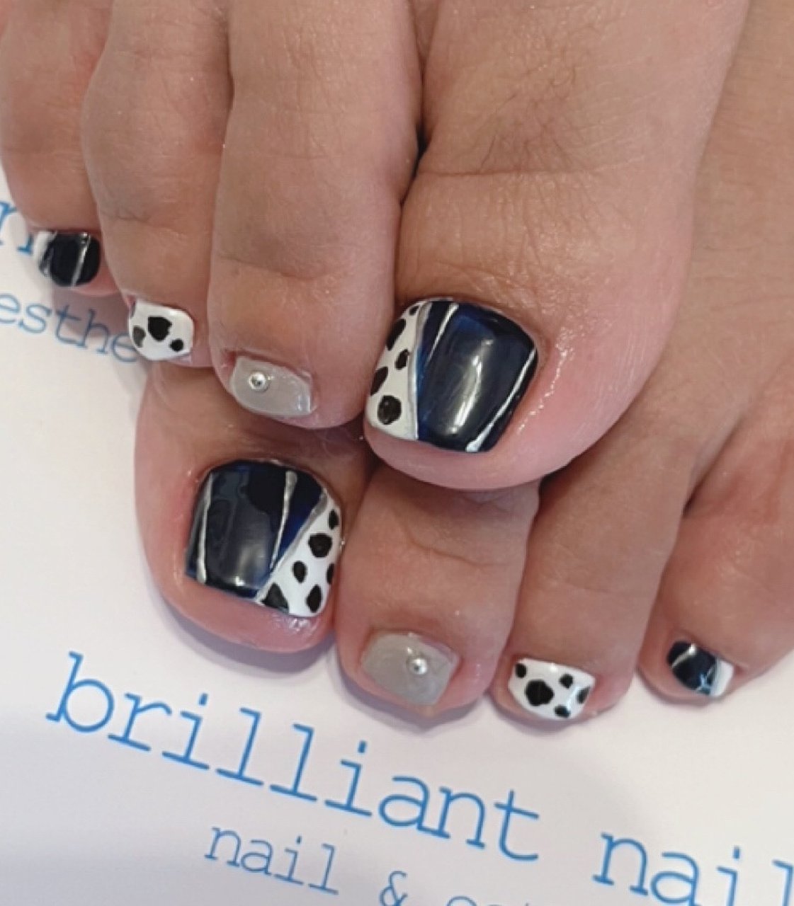オールシーズン フット アニマル柄 ネイビー グレー Brilliantnailのネイルデザイン No ネイルブック