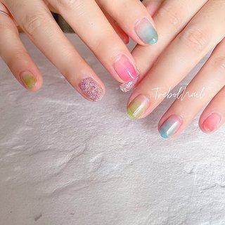 海 カラフル シロップネイルのネイルデザイン ネイルブック