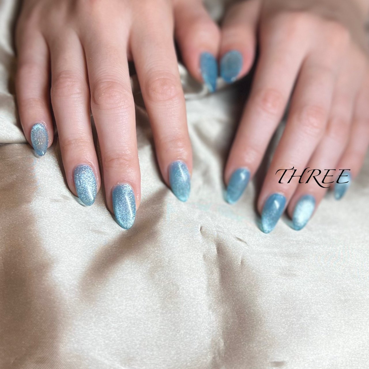 No.333 ネイルチップ 青 水色 ニュアンス マグネット キラキラ