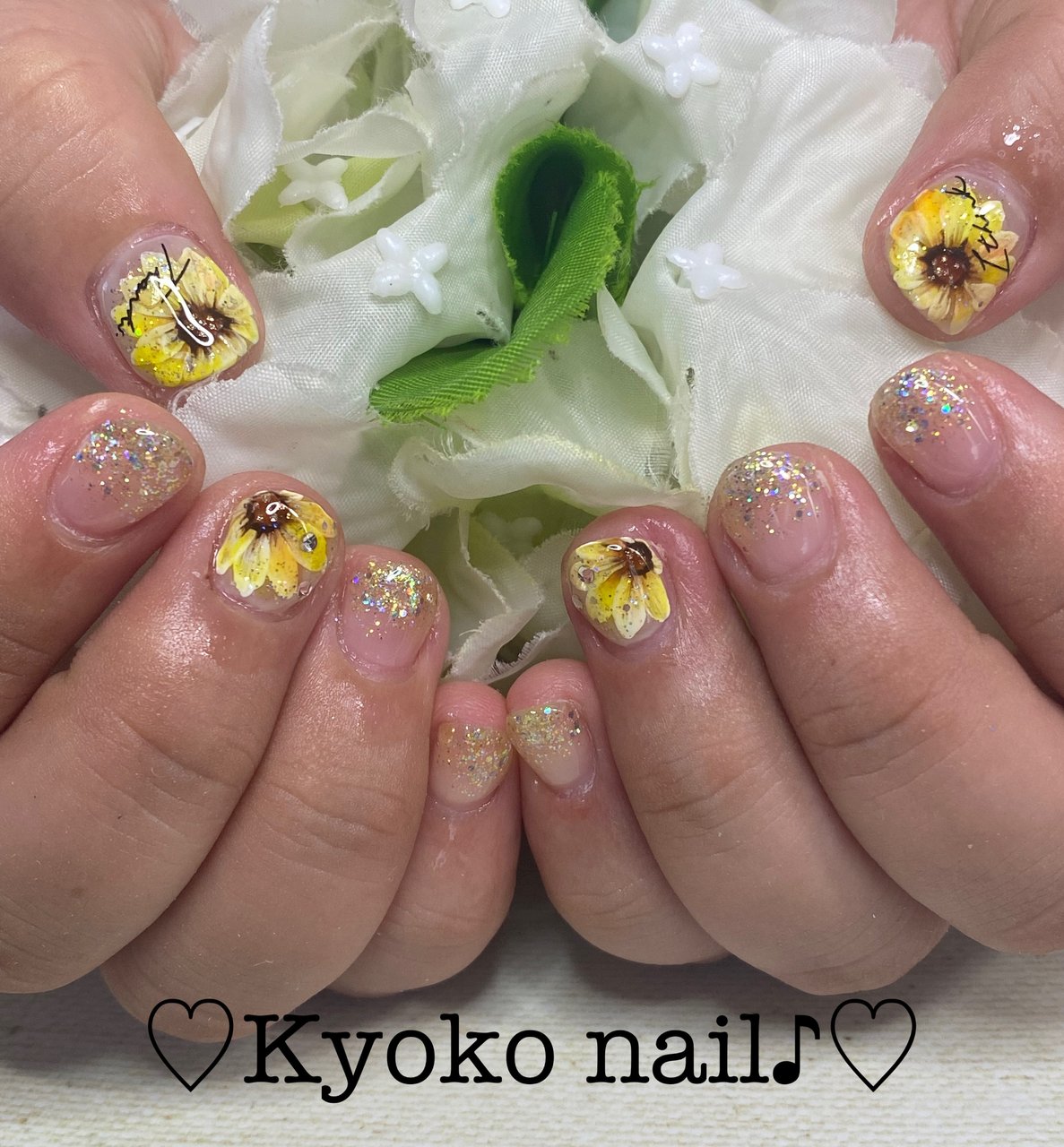 夏/ハンド/ラメ/ひまわり/ショート - Kyoko nailのネイルデザイン[No