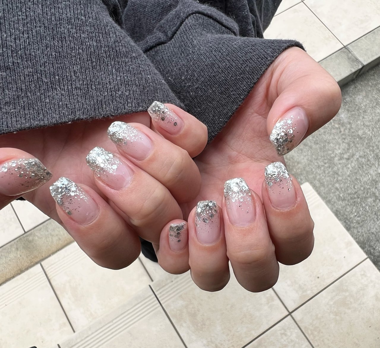 夏 オールシーズン ハンド グラデーション ラメ Charmantnailのネイルデザイン No ネイルブック