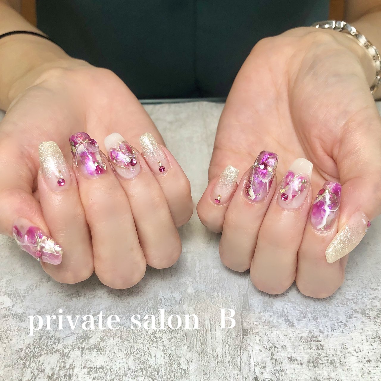 秋 ハンド 大理石 ニュアンス ミラー Private Salon B 相模原市中央区 のネイルデザイン No ネイルブック