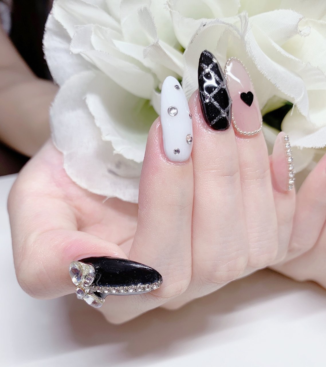 ハンド/ビジュー/チェーン/キルティング/リボン - あめちゃんのネイル