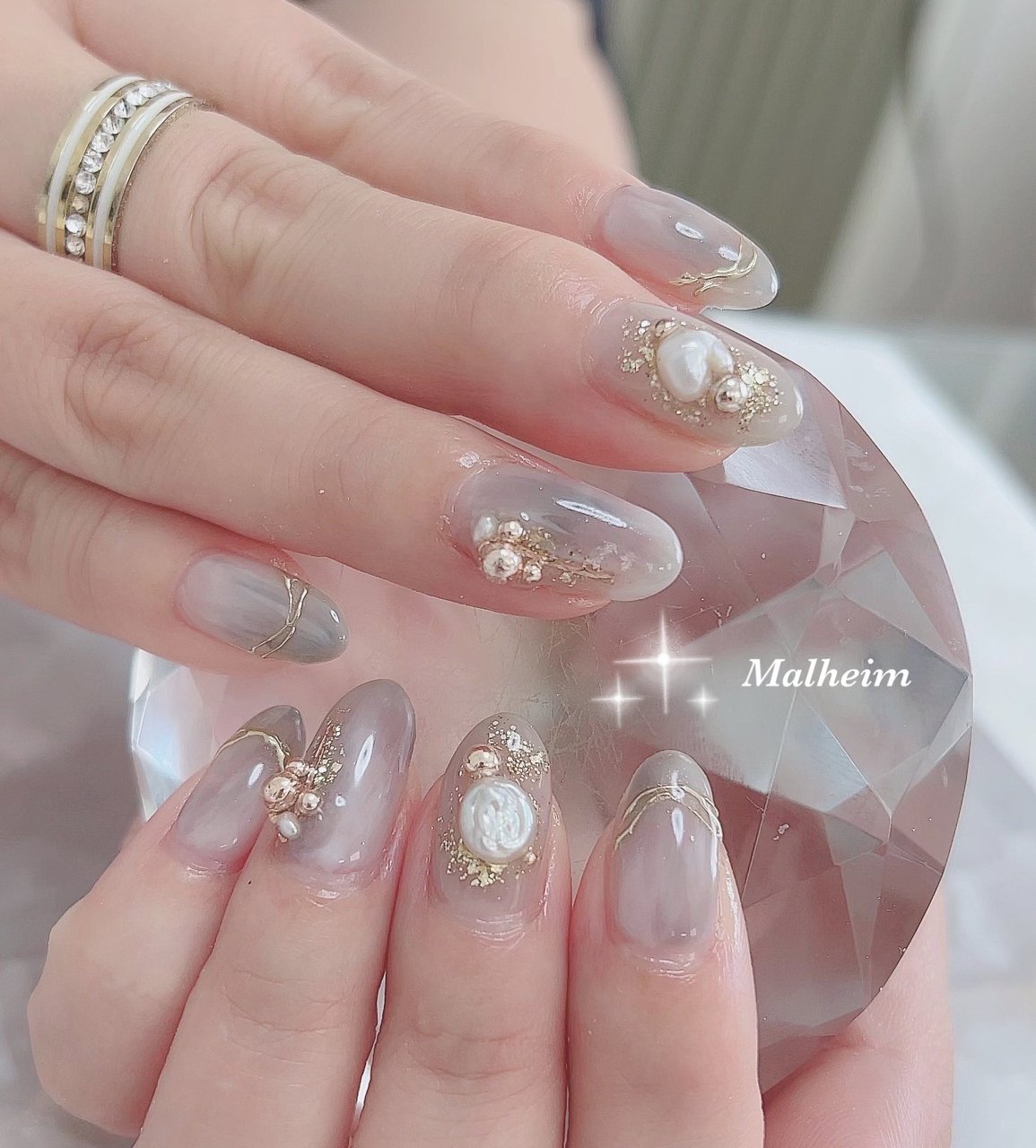 秋 リゾート 女子会 ハンド パール Nails Malheim メルヘイム のネイルデザイン No ネイルブック