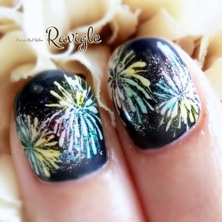 ♡ 花火ネイルです🎇
ラメのグラデーションと
マグネットネイルを合わせて
大人可愛い仕上がりです😍

ご予約・お問い合わせはお気軽にどうぞ😊

ネイルブック➡️https://nailbook.jp/salon/20728/

LINE@登録➡️https://line.me/R/ti/p/%40bdu2324k

アメブロ➡️http://ameblo.jp/ravigle?frm_id=v.jpameblo&device_id=20ae2dbf2cd34693afc11abcd5f263fd

#大人ネイル#大人可愛いネイル#上品ネイル#花火ネイル#ラメネイル#ネイビーネイル#シルバーネイル#夏ネイル#マグネットネイル#グラデーションネイル#浴衣ネイル#ラヴィグル#Ravigle#中巨摩郡昭和町#山梨#甲府#ネイルサロン山梨#ネイルサロン#ジェルネイル#ネイル#ベースフィルイン#フィルイン#美フォルム#nailbook_fan #夏 #七夕 #浴衣 #ハンド #グラデーション #ラメ #マグネット #花火 #ネイビー #シルバー #カラフル #ジェルネイル #Chiharu◇Ravigle (ラヴィグル) #ネイルブック