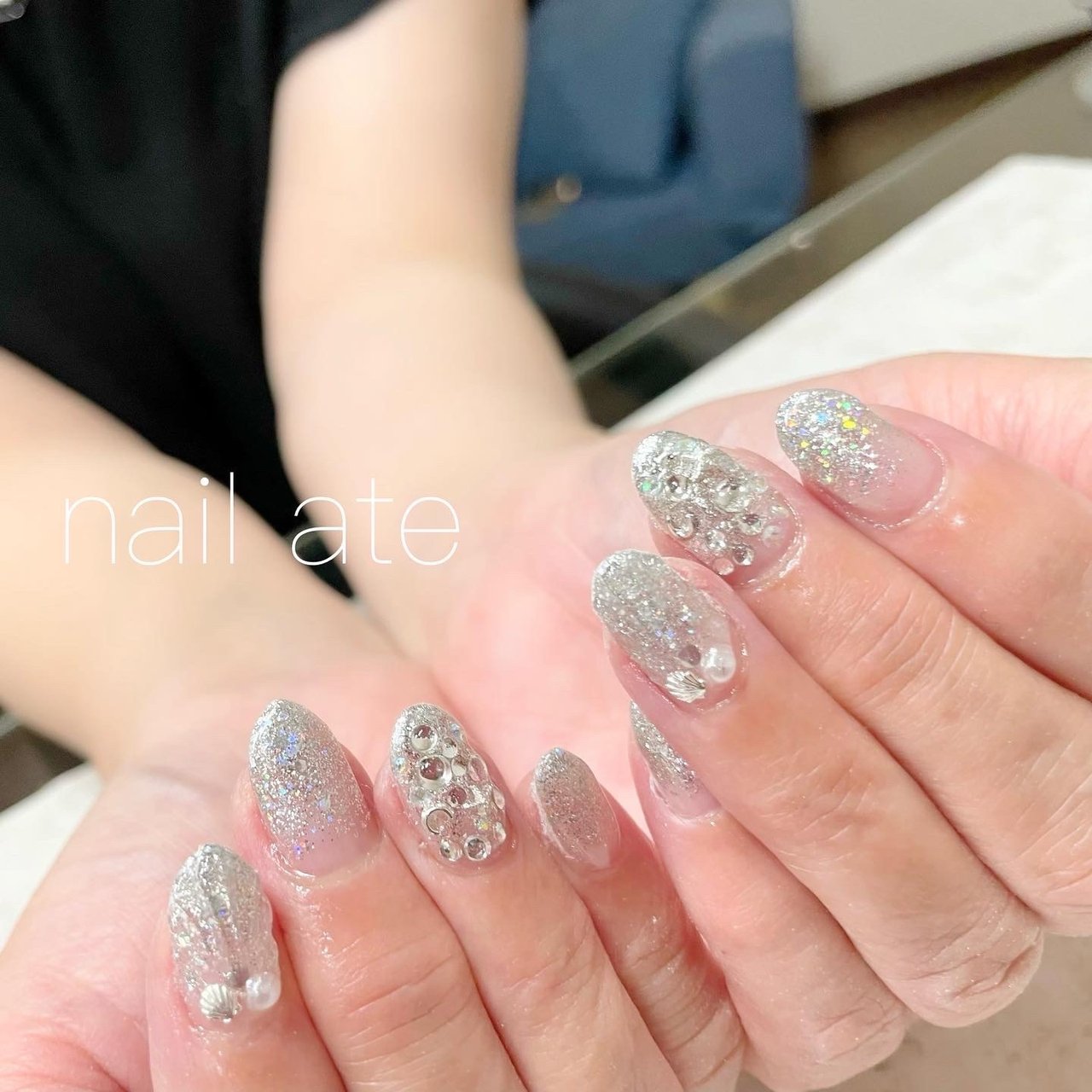 夏 グラデーション ビジュー シルバー ジェルネイル Ateのネイルデザイン No ネイルブック