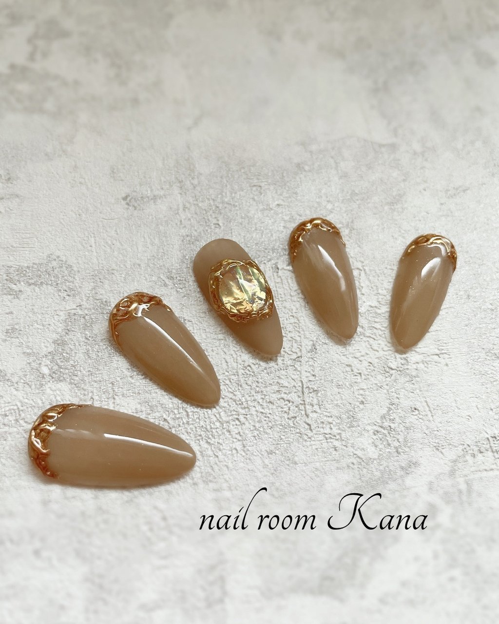 秋 オールシーズン ハンド リング グレージュ Nail Room Kanaのネイルデザイン No ネイルブック