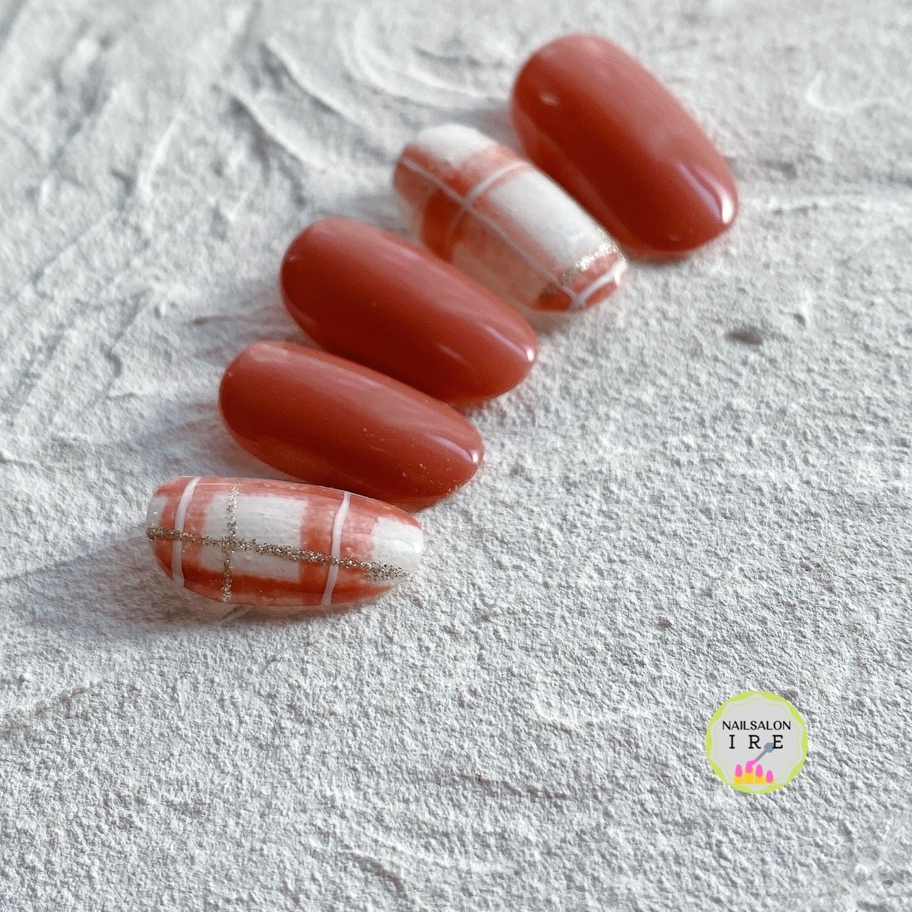 秋 冬 ハンド チェック ホワイト Nailsalon Ireのネイルデザイン No ネイルブック