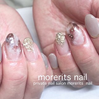 くすみグレージュうずらニュアンスネイル シルバーラメ ミラー