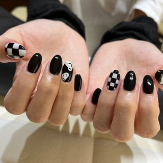 持ち込み画像を参考に .
.
#黒ネイル #ブラックネイル #チェックネイル #市松模様 #ハロウィンネイル　#秋ネイル #ブラック #A-nail #ネイルブック