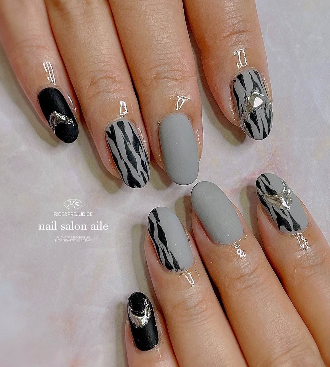 秋 冬 ハンド ワンカラー アニマル柄 Nail Salon Aileのネイルデザイン No ネイルブック