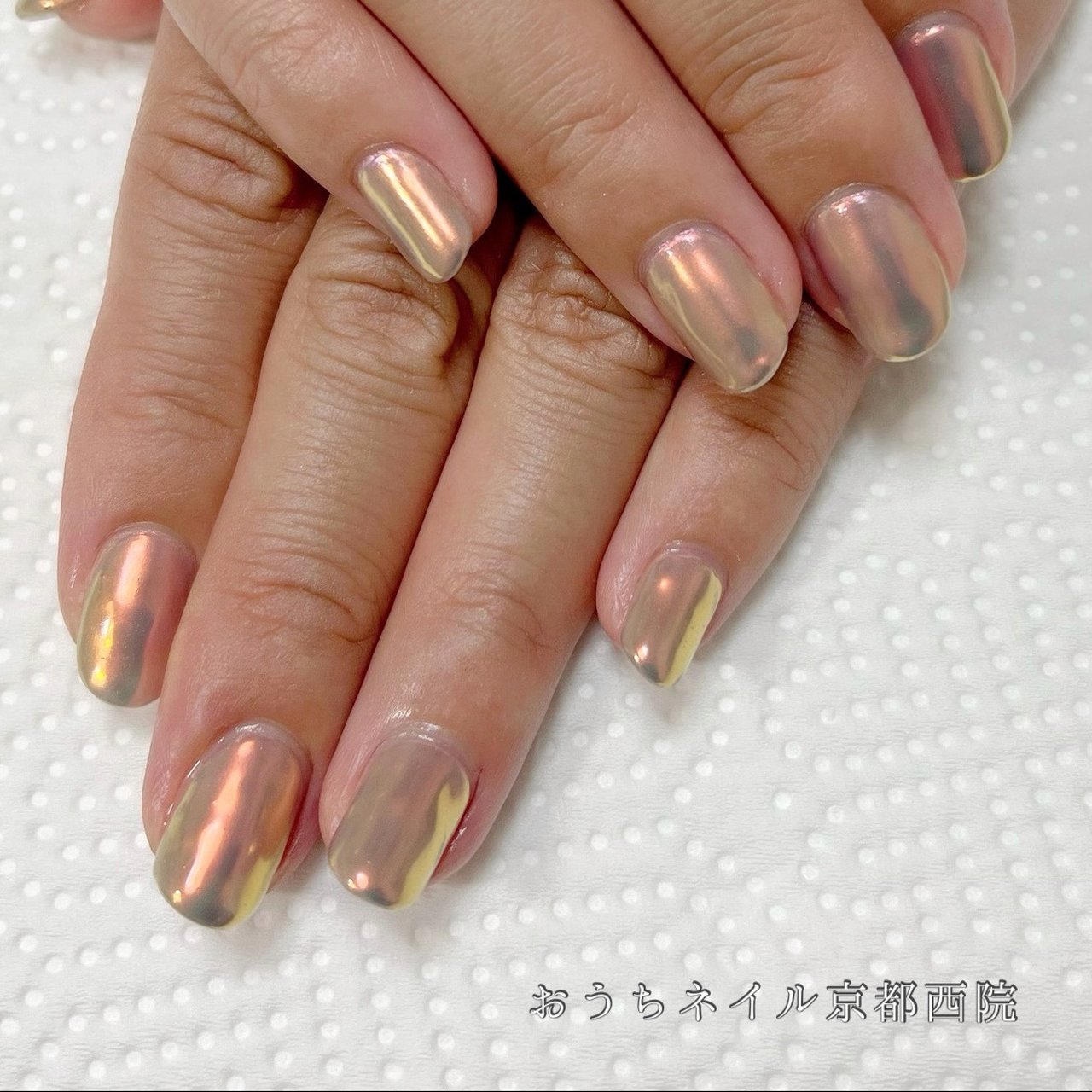 ハンド オーロラ ベージュ グレージュ メタリック おうちネイル京都西院 森本かおりのネイルデザイン No ネイルブック