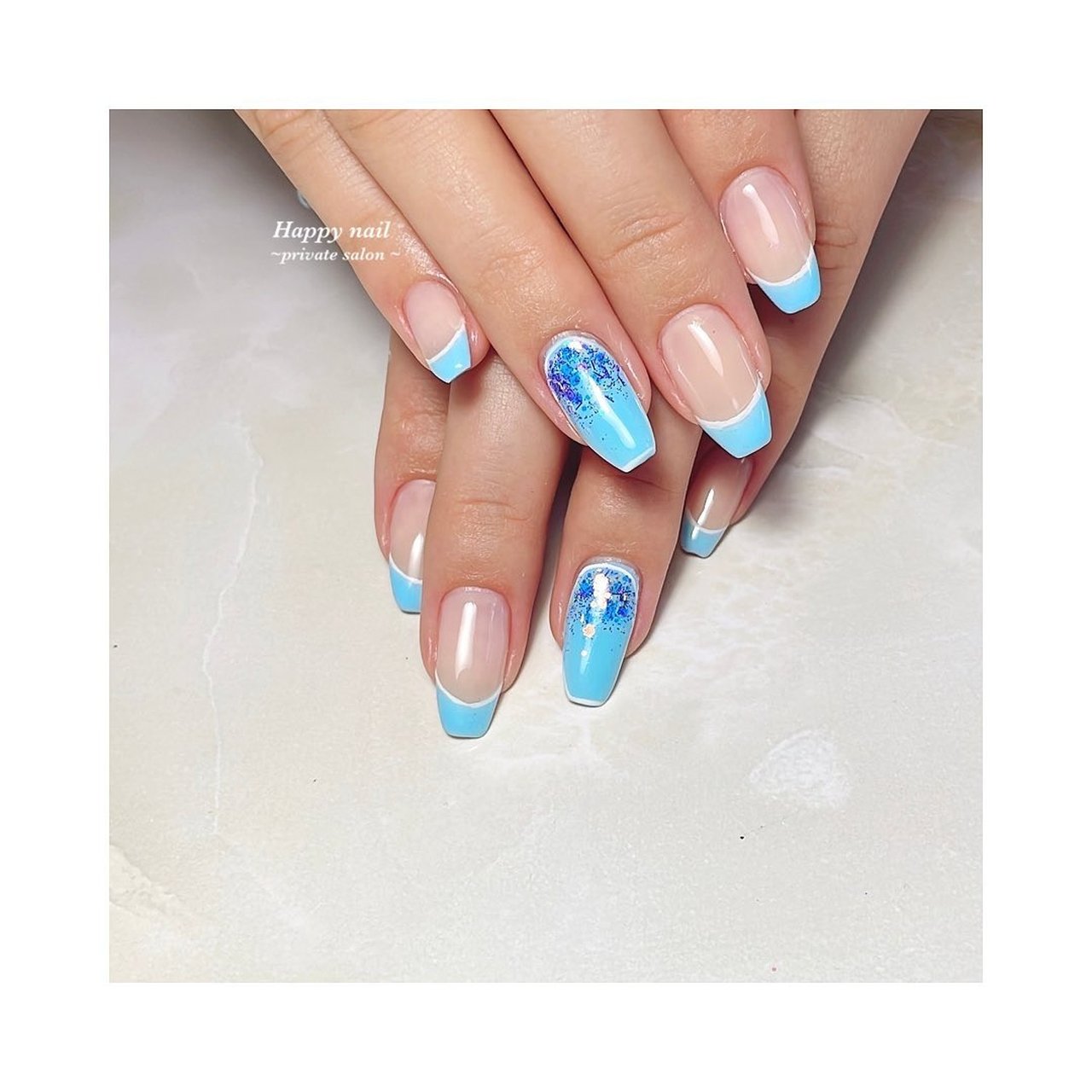 フレンチ ラメ キラキラ ホワイト ターコイズ Happy Nailのネイルデザイン No ネイルブック