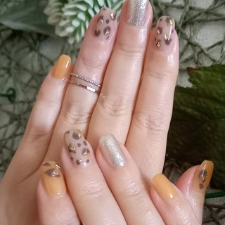#ジェルネイル #レオパード #大人可愛いネイル #ラメ #メープルカラー #秋ネイル #oconail #秋 #リゾート #パーティー #デート #ハンド #ラメ #アニマル柄 #レオパード #ミディアム #スクエア #イエロー #ジェルネイル #oconail #ネイルブック