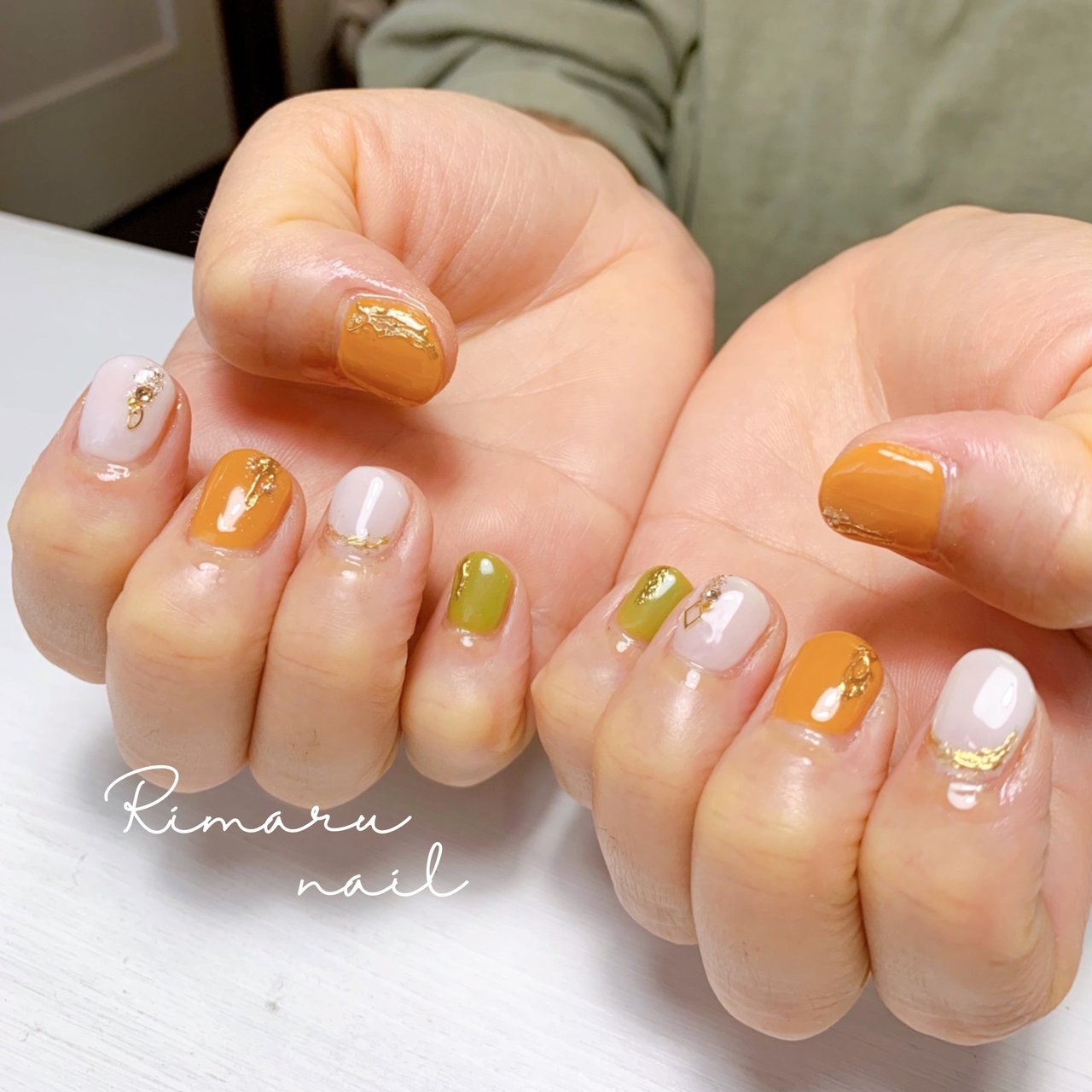 秋 ワンカラー ニュアンス ミラー ホワイト Hiromiのネイルデザイン No ネイルブック