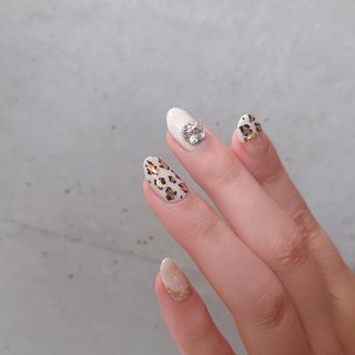 ホワイト 白 ゴールドラインのネイルデザイン ネイルブック