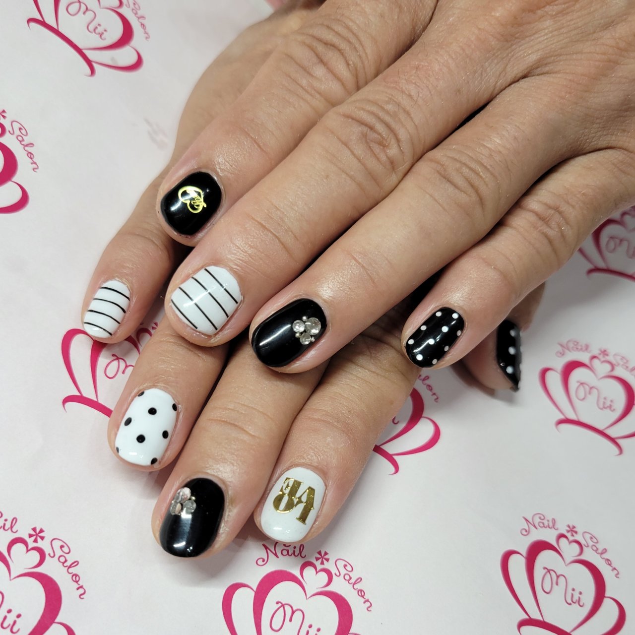 ライブ ハロウィン ハンド ドット ボーダー Nail Salon Miiのネイルデザイン No ネイルブック