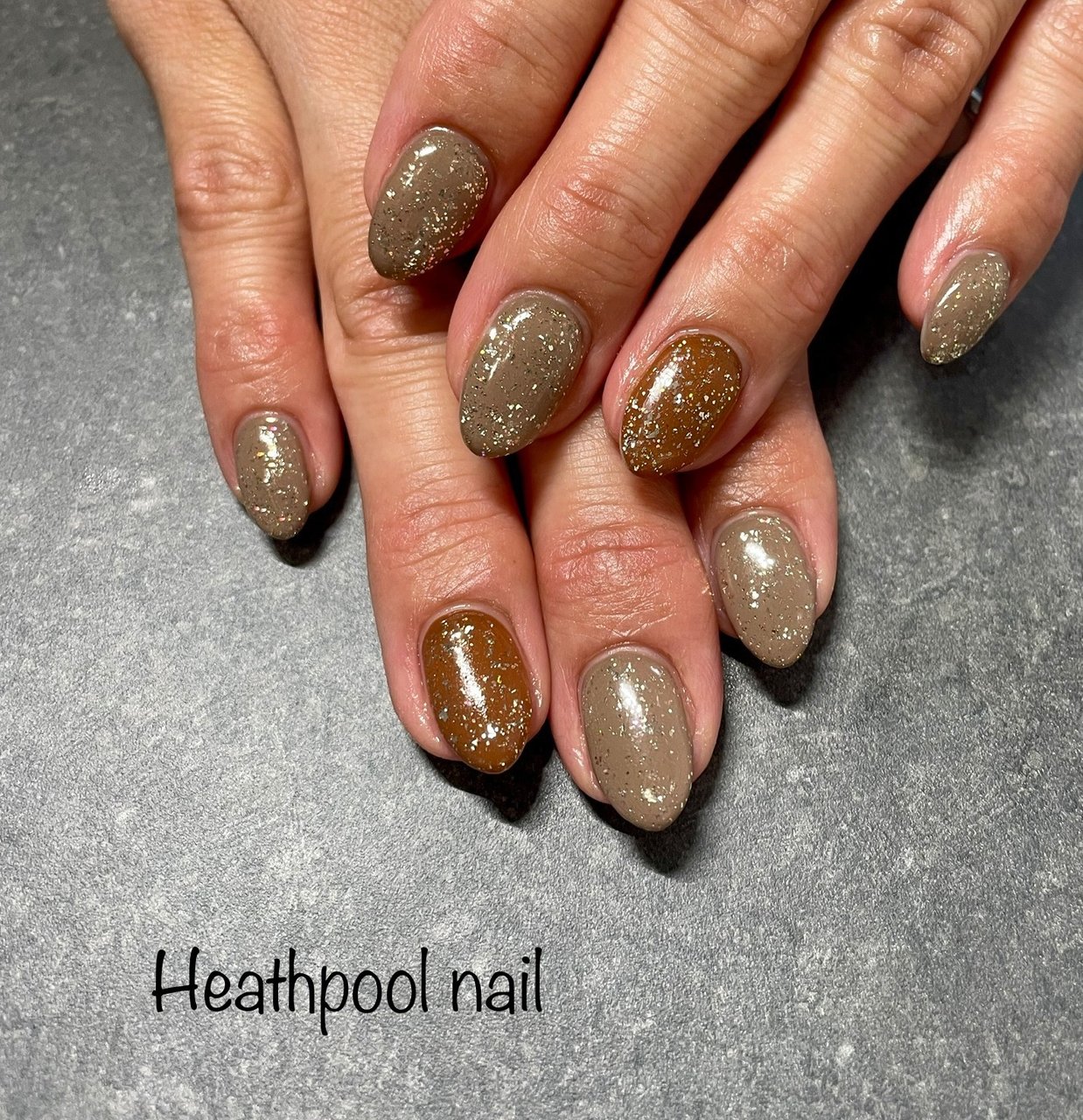 ハンド/ラメ/ワンカラー/ブラウン/ゴールド - heathpoolnailの