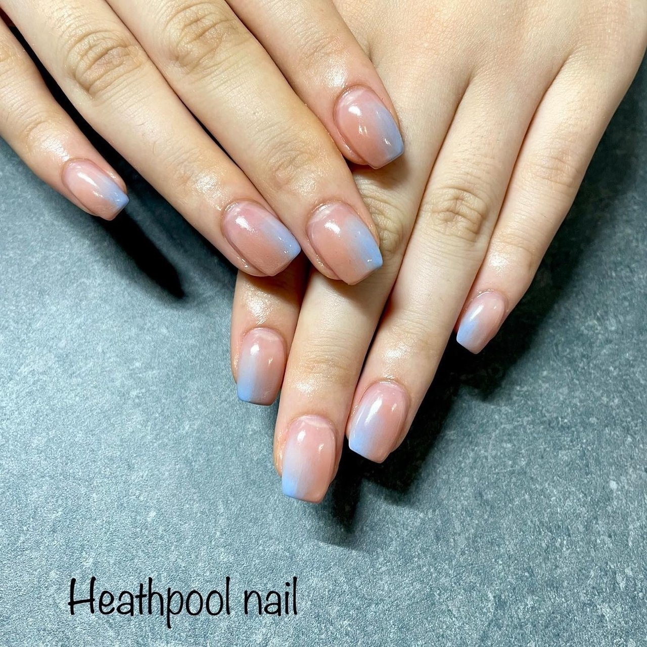 ハンド グラデーション ベージュ 水色 ジェルネイル Heathpoolnailのネイルデザイン No ネイルブック