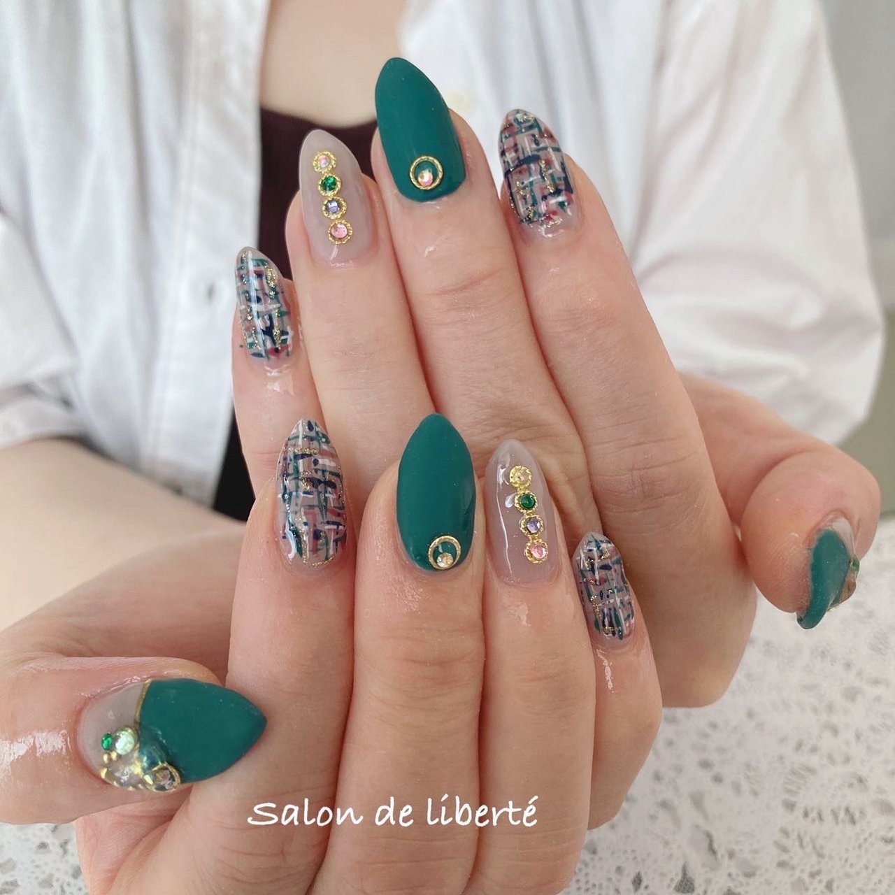 ビジュー ツイード ワンホン 韓国 個性派 旭市ネイルサロン リベルテ Salon De Liberte アイラッシュ匝瑳市ネイルサロンのネイル デザイン No ネイルブック